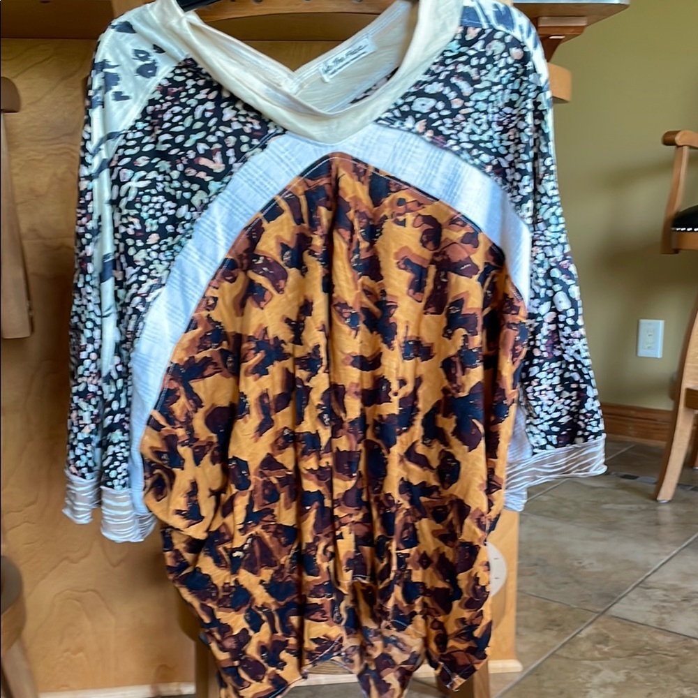 Multicolor Patterned 3/4 Sleeve Top